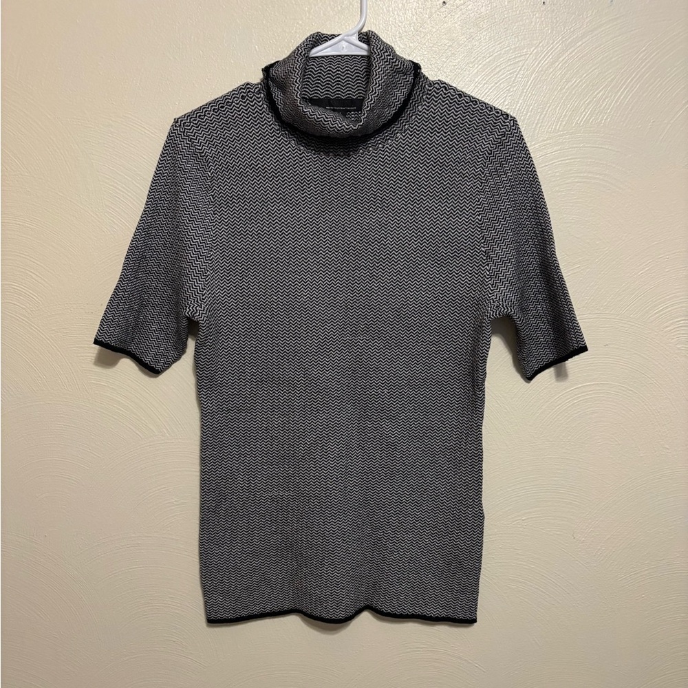 White House Black Market Black White Chevron Knit Turtleneck Top Large - Picture 1 of 9